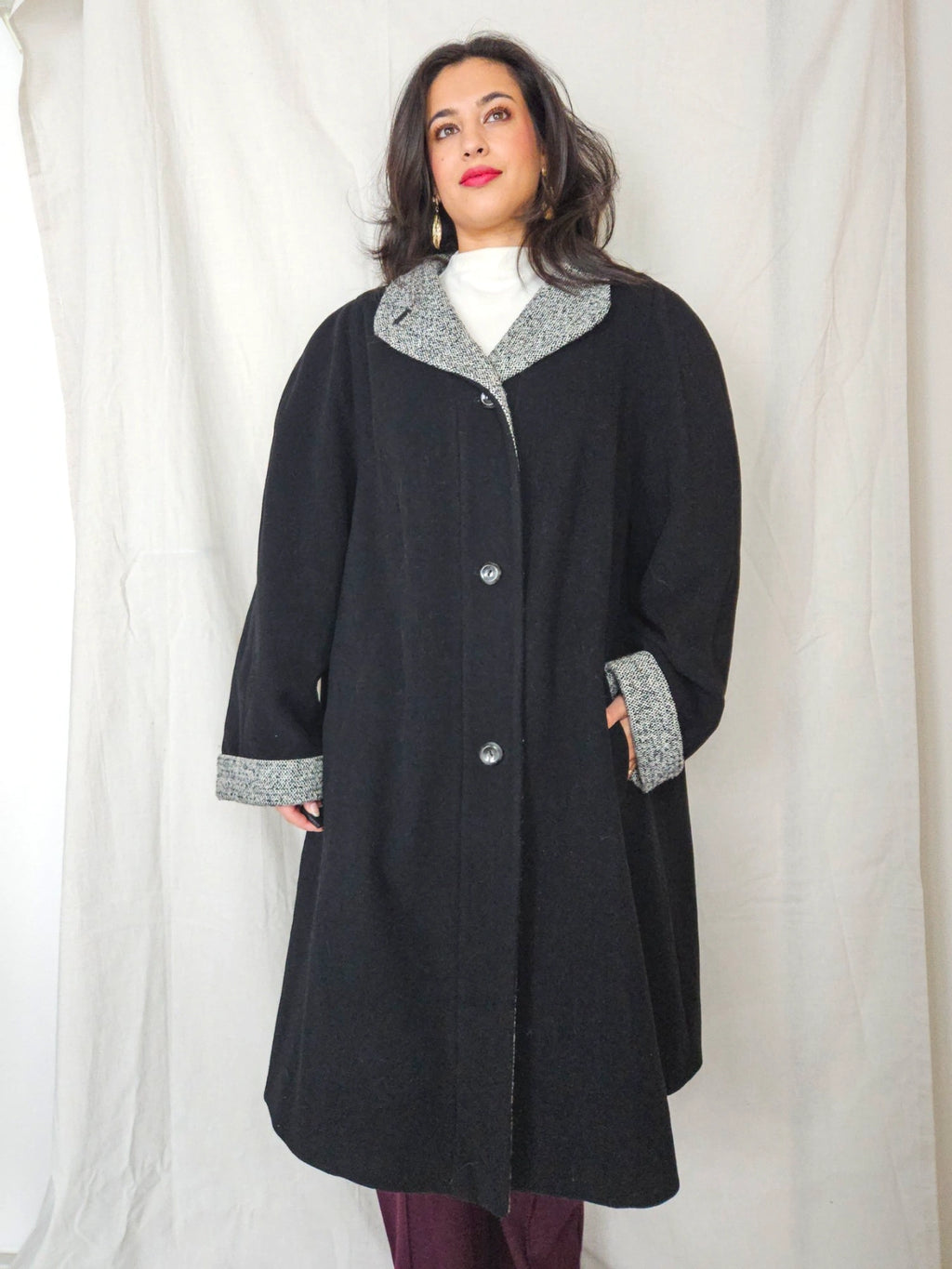 Juno - zwarte wollen mantel | 4XL