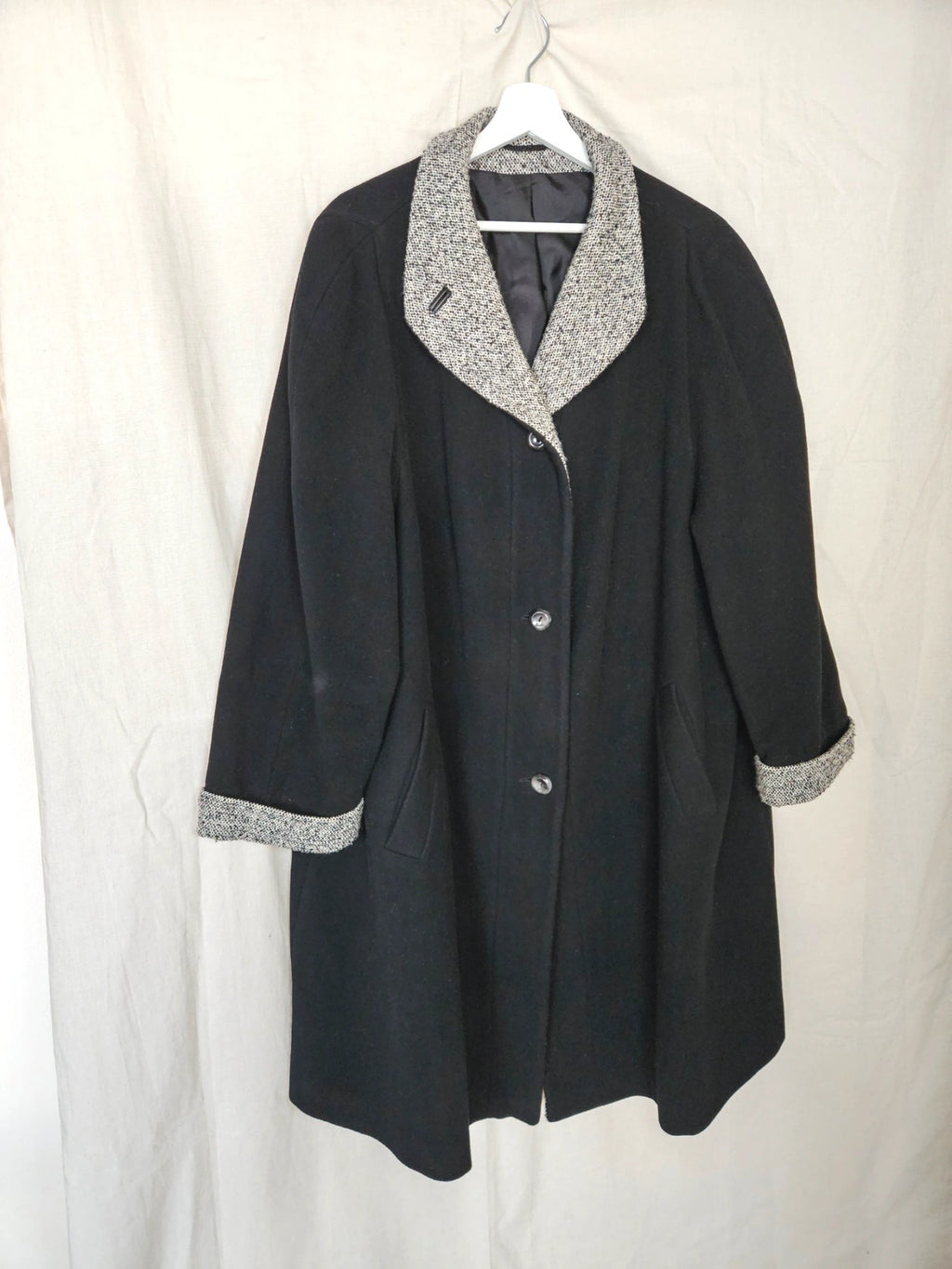 Juno - zwarte wollen mantel | 4XL