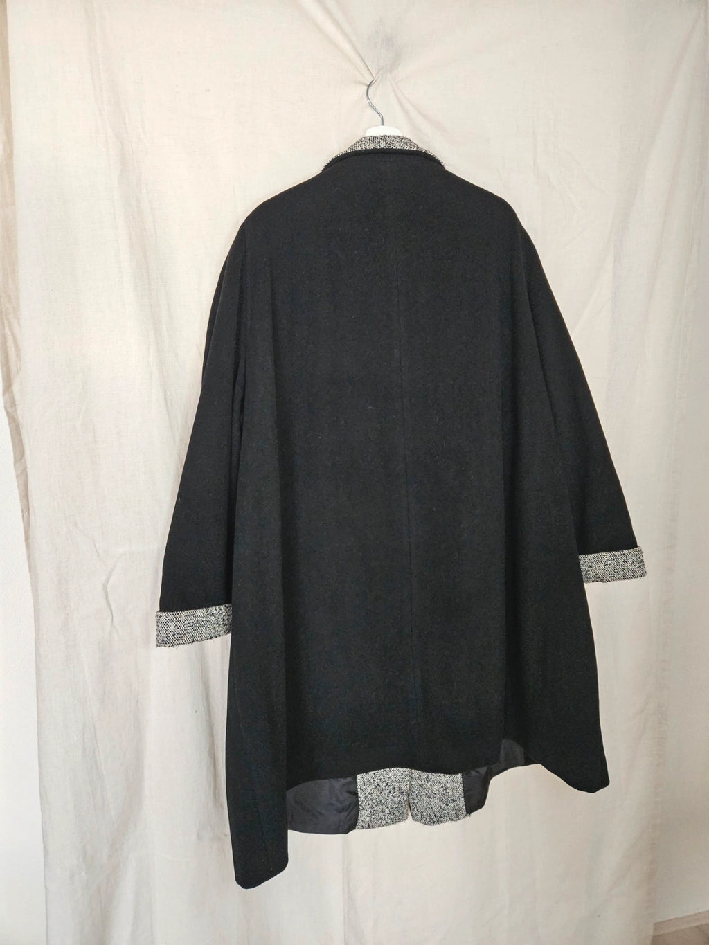 Juno - zwarte wollen mantel | 4XL