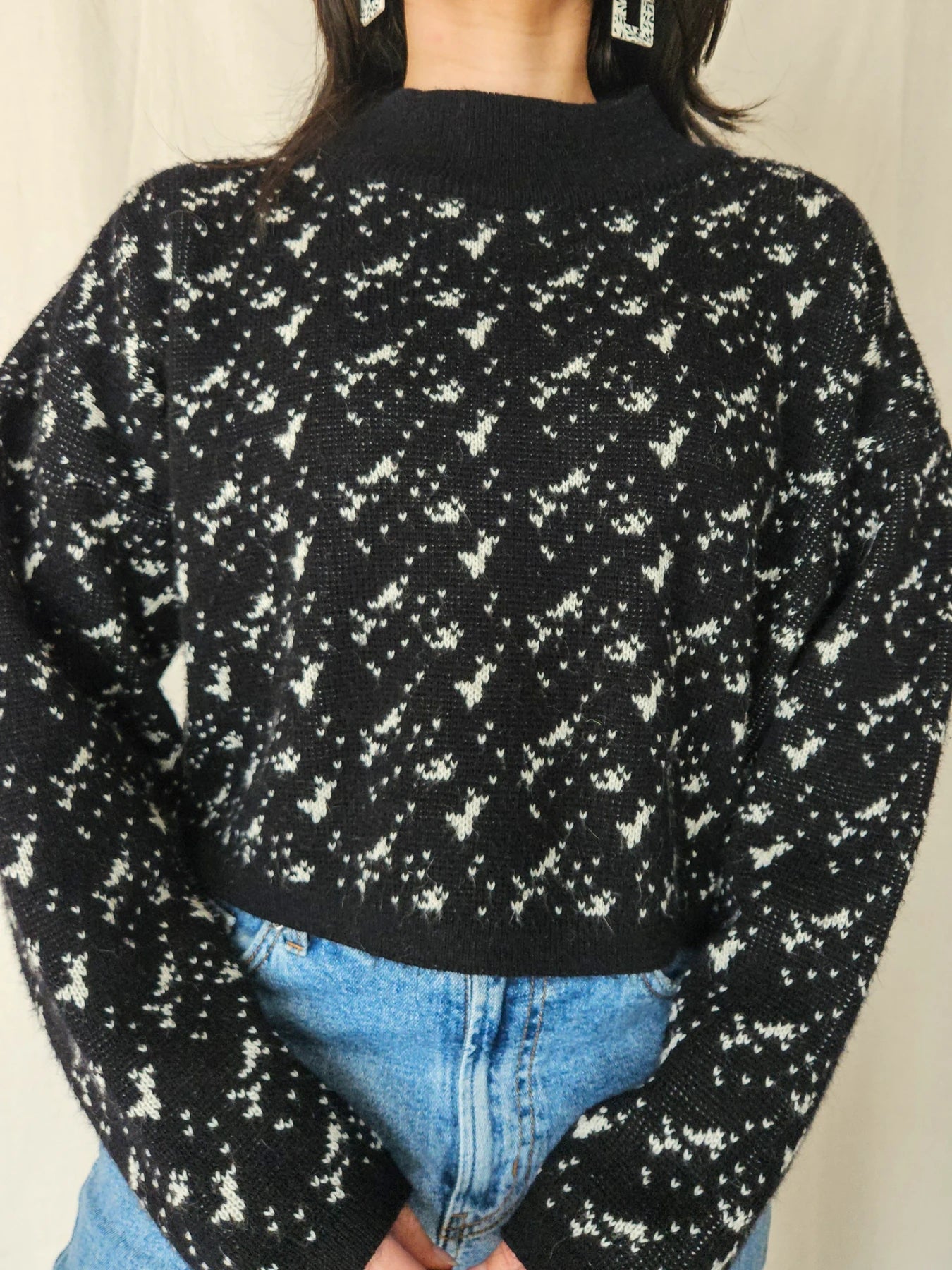 Elske - cropped zwarte vintage trui met col | M