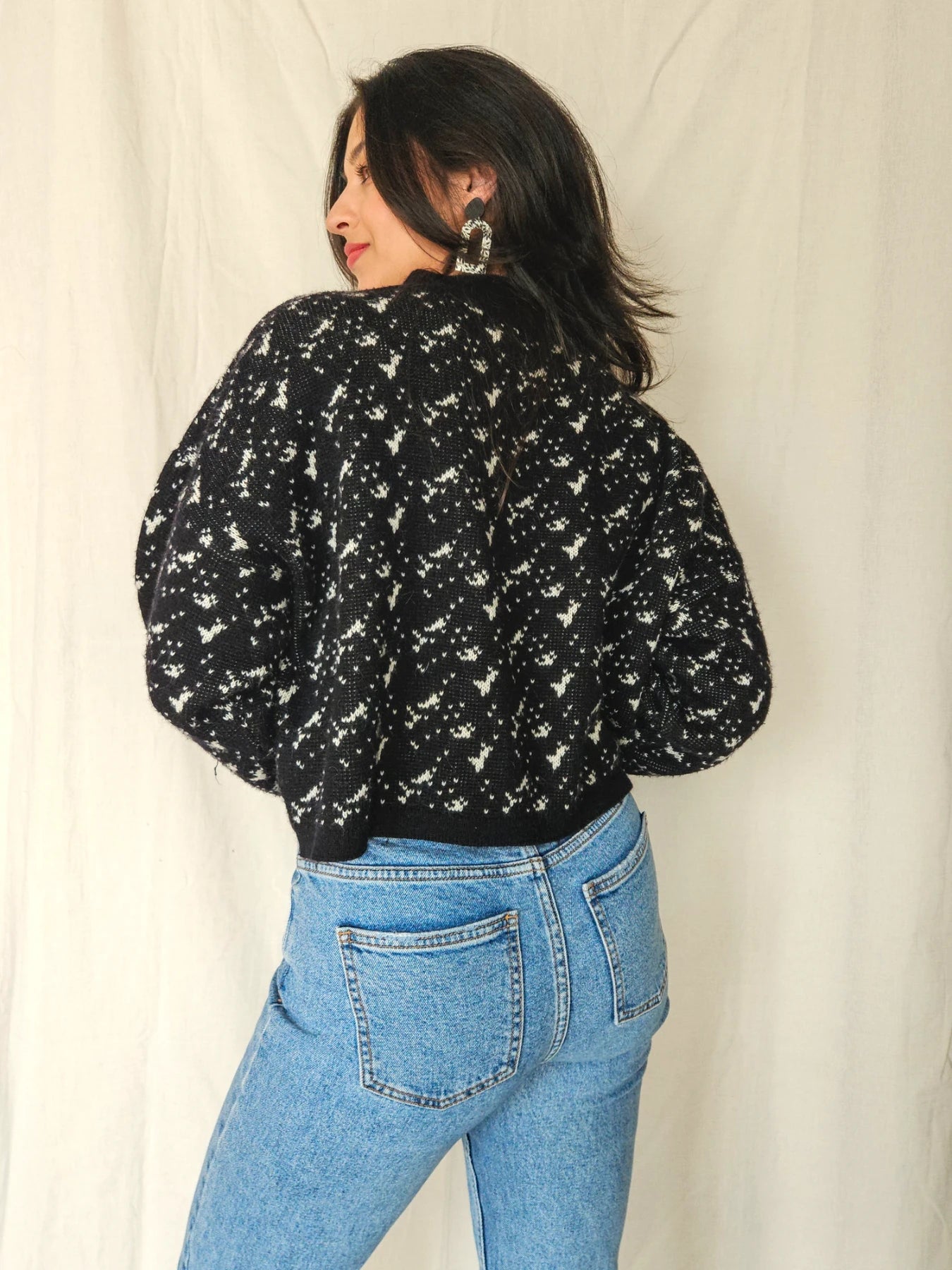 Elske - cropped zwarte vintage trui met col | M