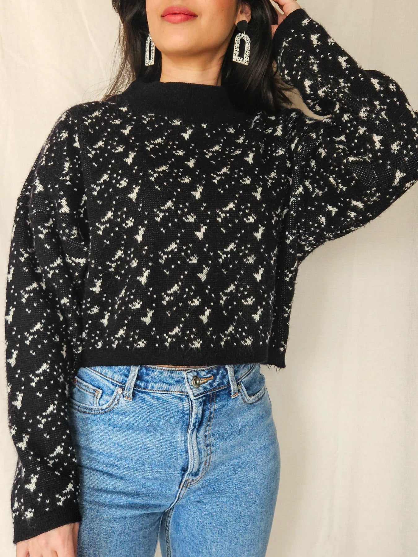 Elske - cropped zwarte vintage trui met col | M