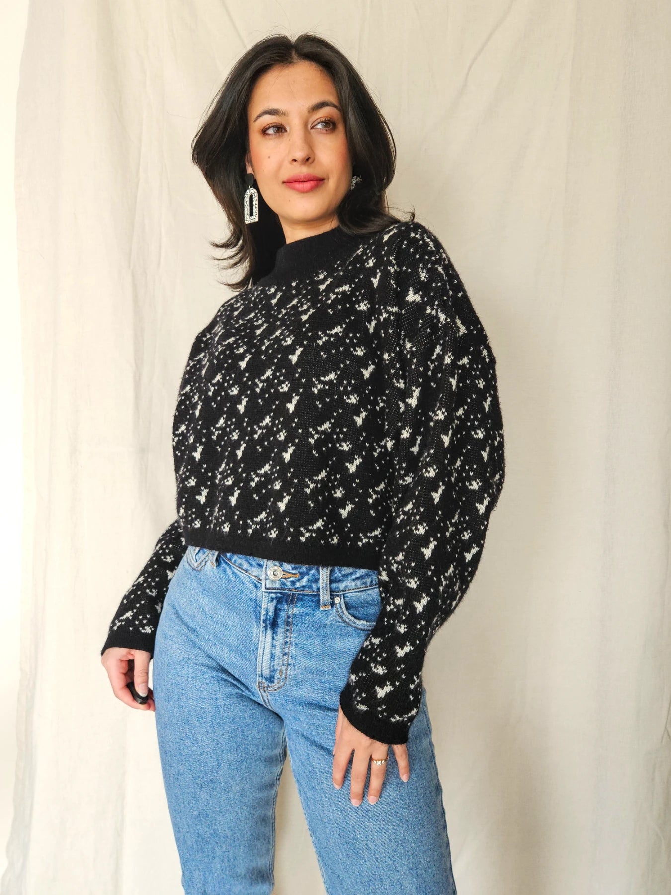 Elske - cropped zwarte vintage trui met col | M