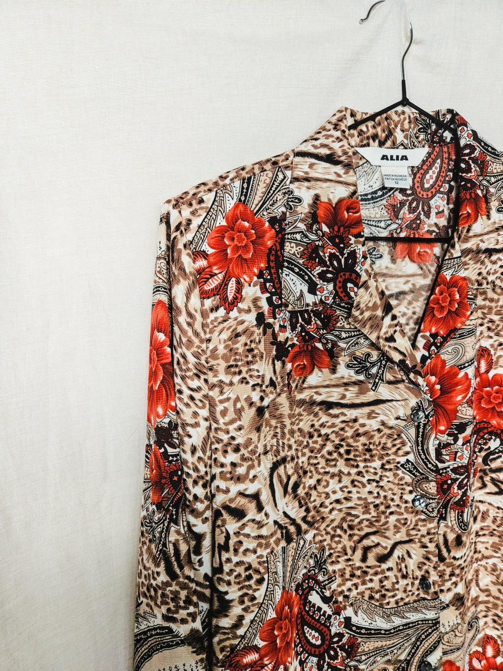 Alia - vintage blouse with roses | L
