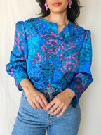 Hanne - blue vintage blouse with retro print | 3XL