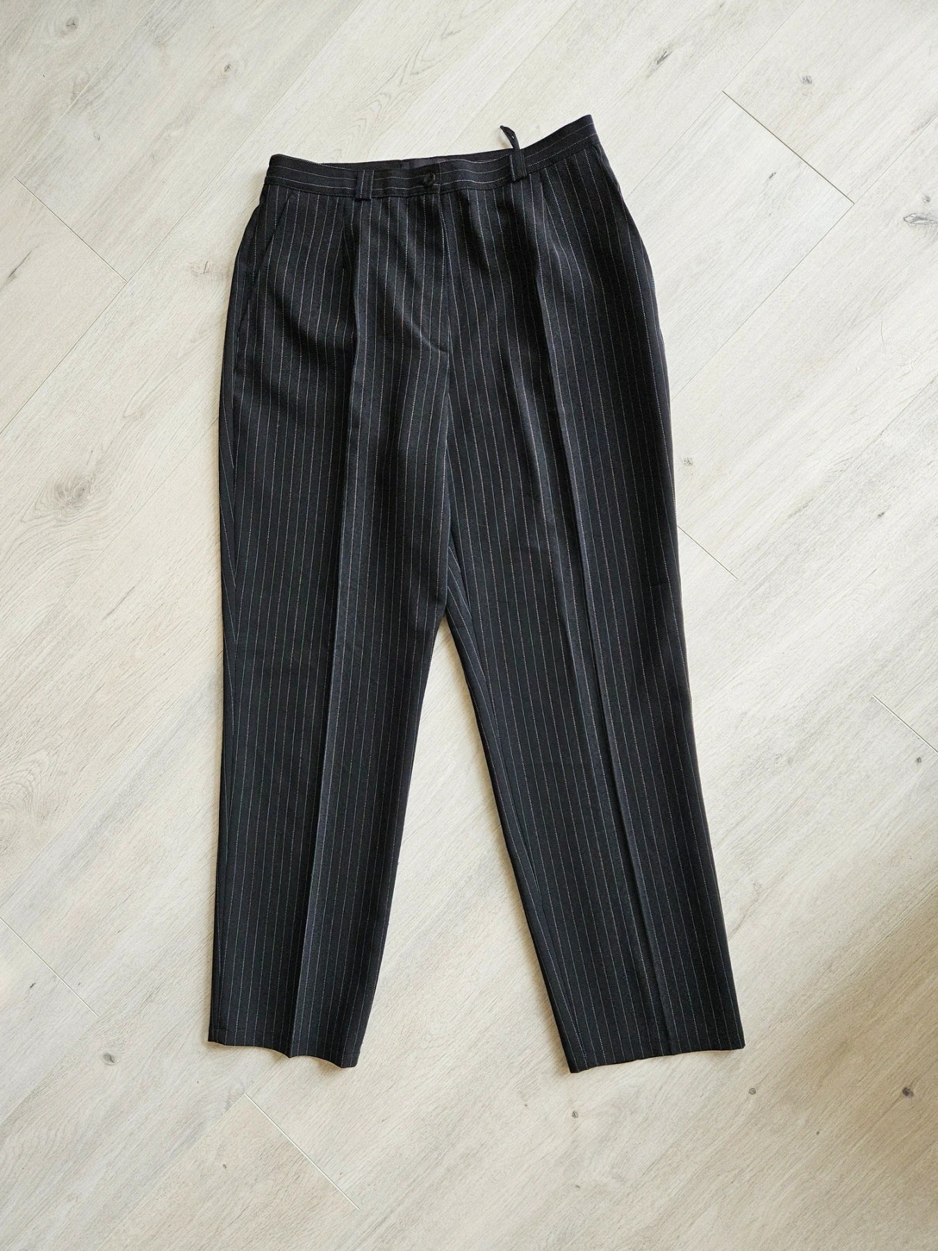 Ingrid - zwarte vintage pantalon met witte strepen | XL