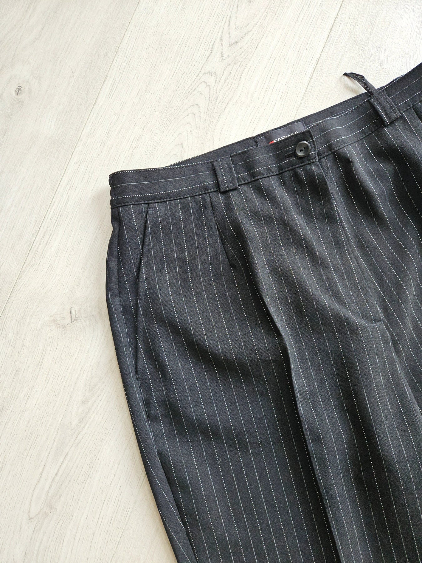 Ingrid - zwarte vintage pantalon met witte strepen | XL