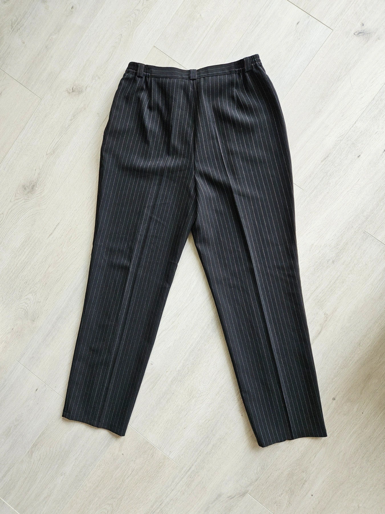 Ingrid - zwarte vintage pantalon met witte strepen | XL