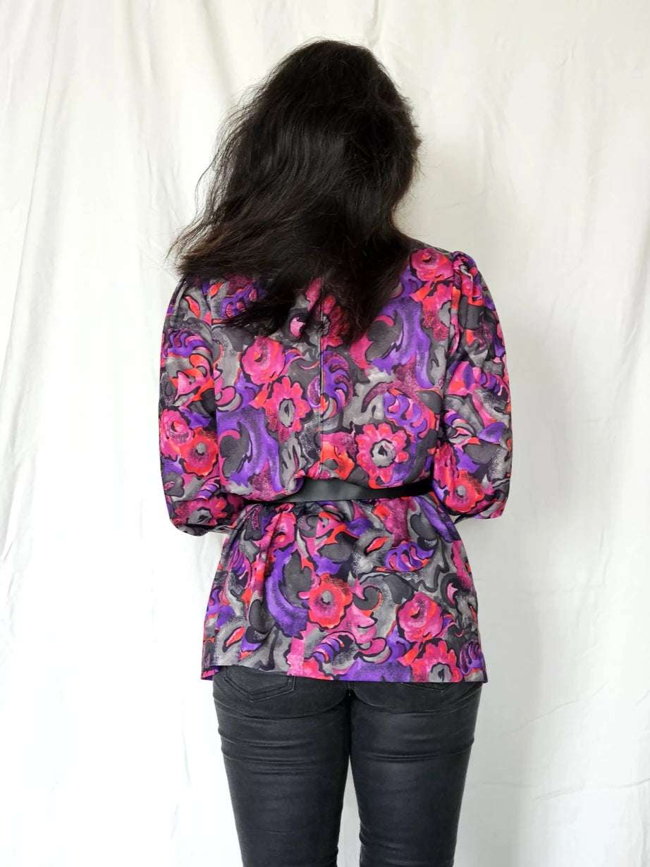 Lange vintage blouse met kleurrijke print | M