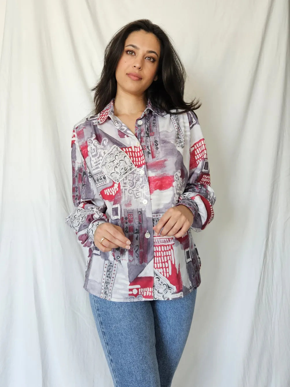 Vintage blouse met grijze en rode print | L