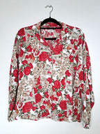 blouse met rode rozen