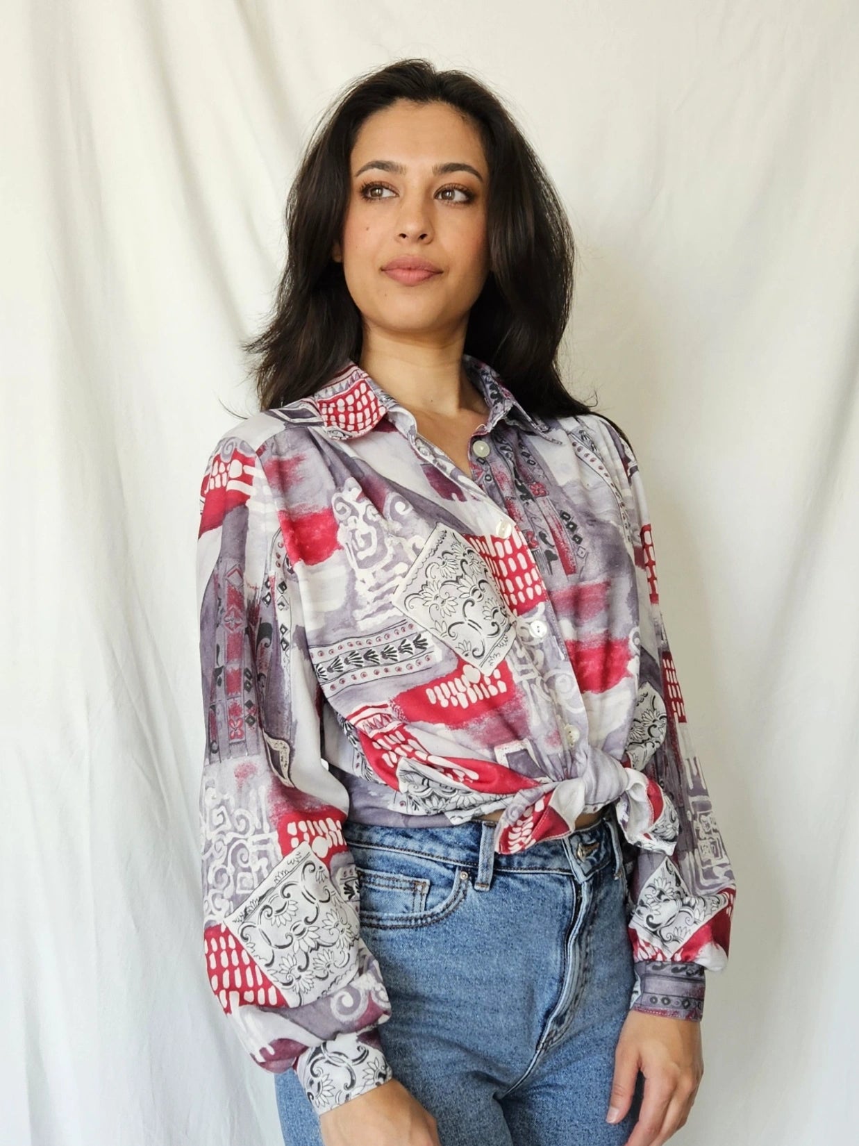 Vintage blouse met grijze en rode print | L