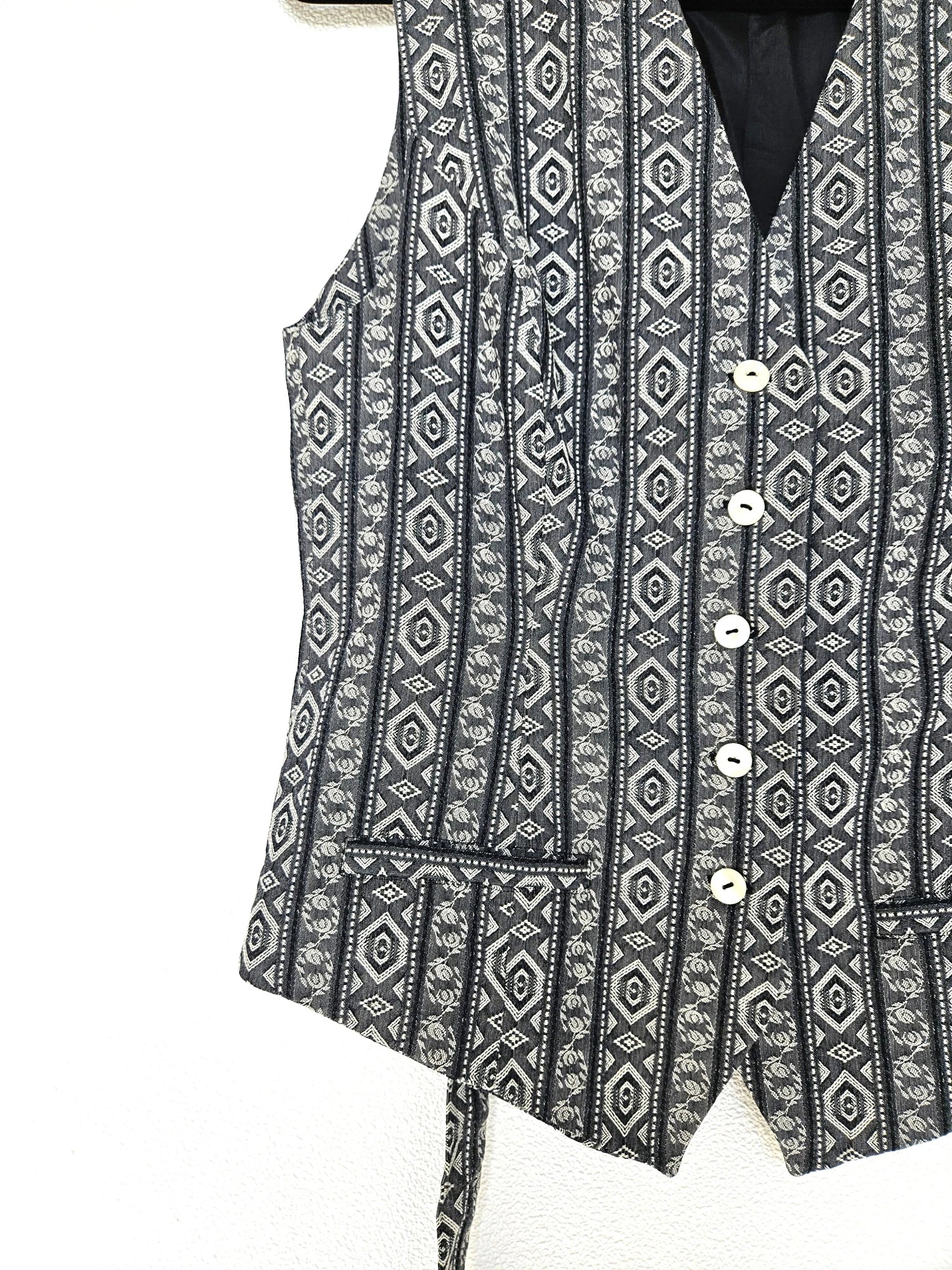 Katoenen vintage gilet met witte borduursels | M/L