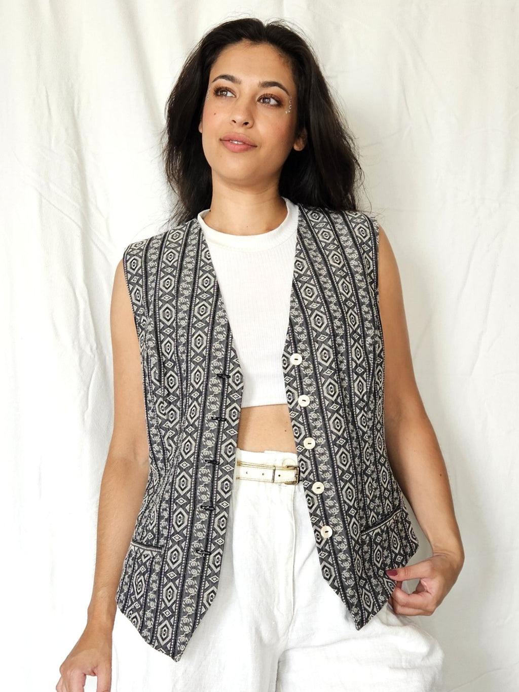 Katoenen vintage gilet met witte borduursels | M/L