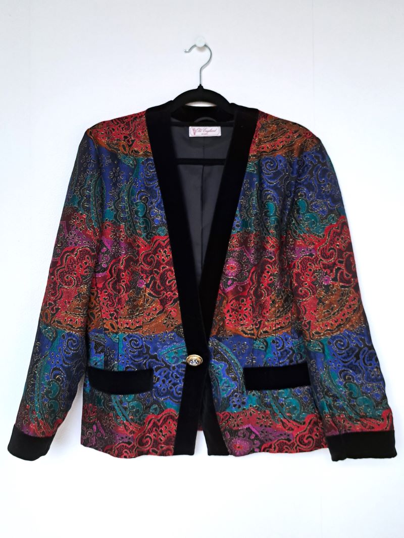 vintage jasje met gekleurde print