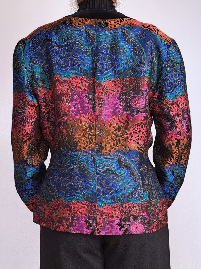 vintage jasje met gekleurde print