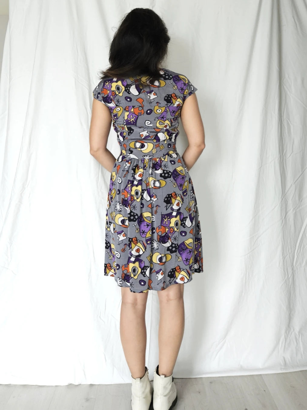 Grijze vintage jurk met funky print | XS