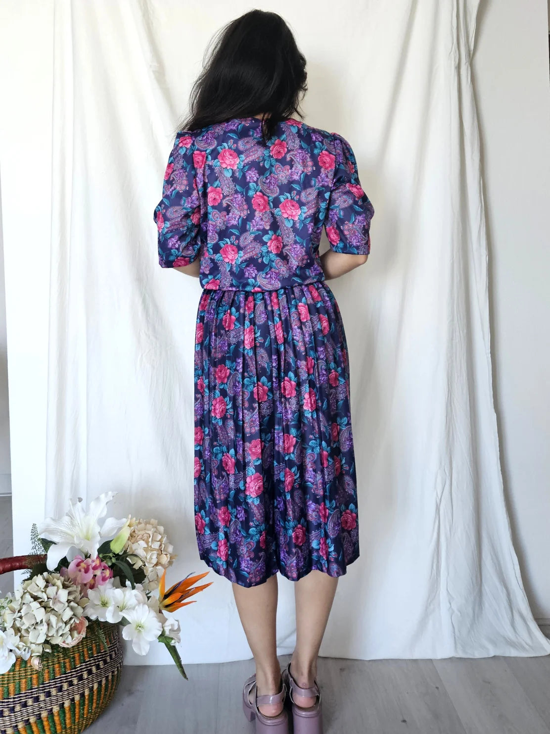 Zwierige 80s vintage jurk met lichte glans | M
