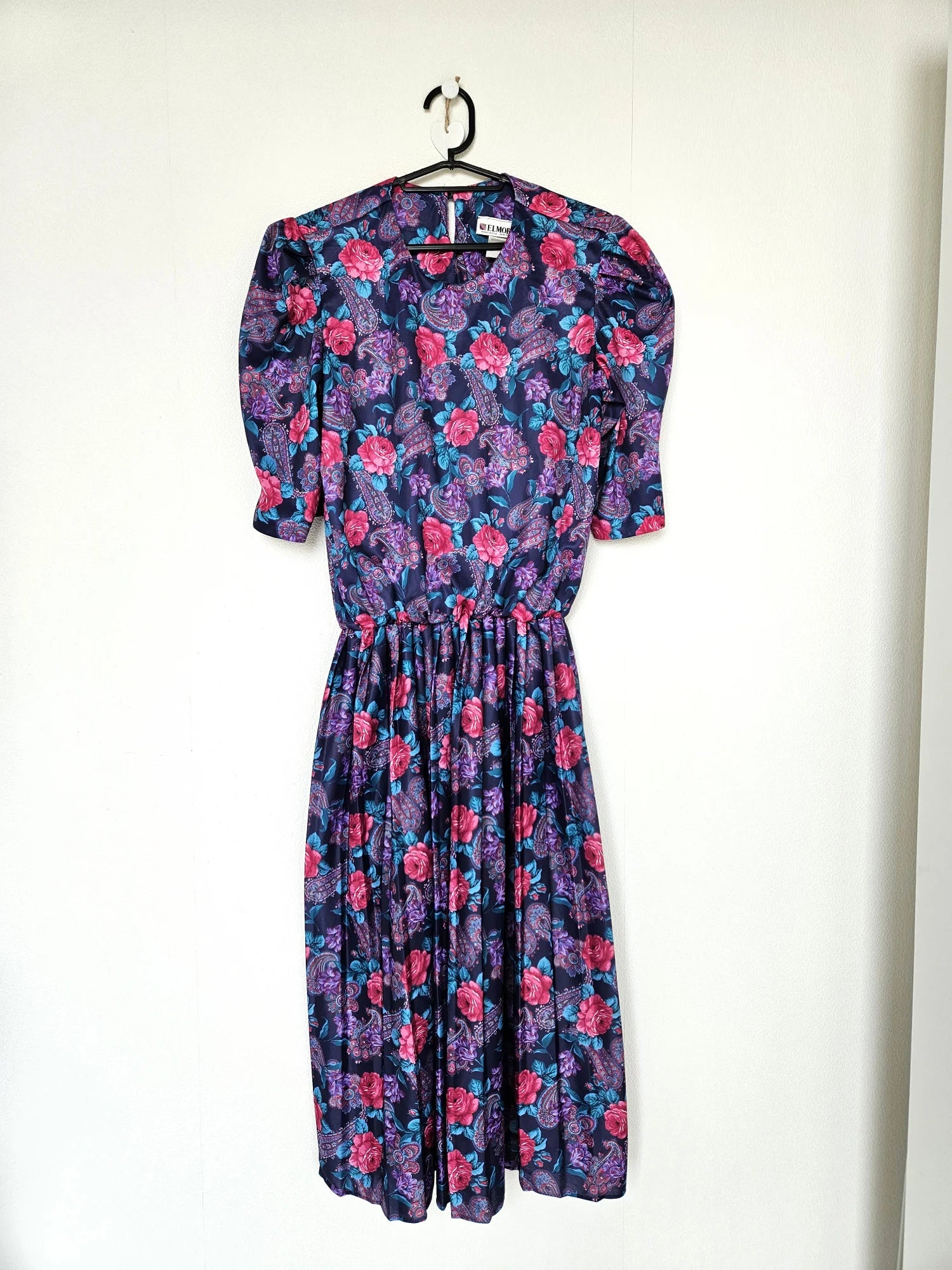 Zwierige 80s vintage jurk met lichte glans | M