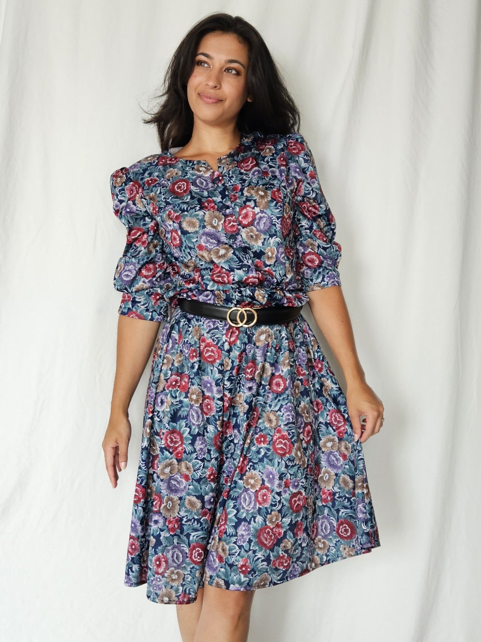 Donkerblauwe vintage jurk met bloemenprint | M
