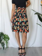 Korte zwarte vintage rok met bloemen | L