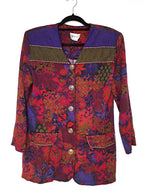 Vest met knopen en gekleurde bloemenprint