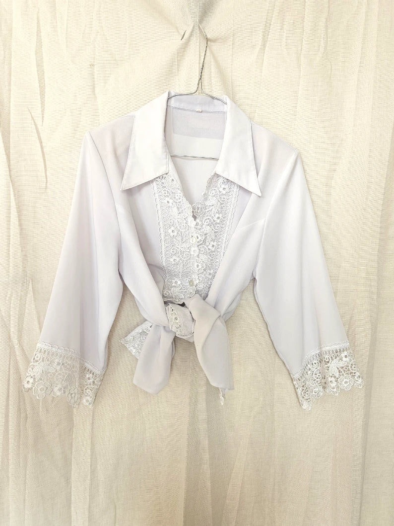 Lichtgrijze vintage blouse met kant | S