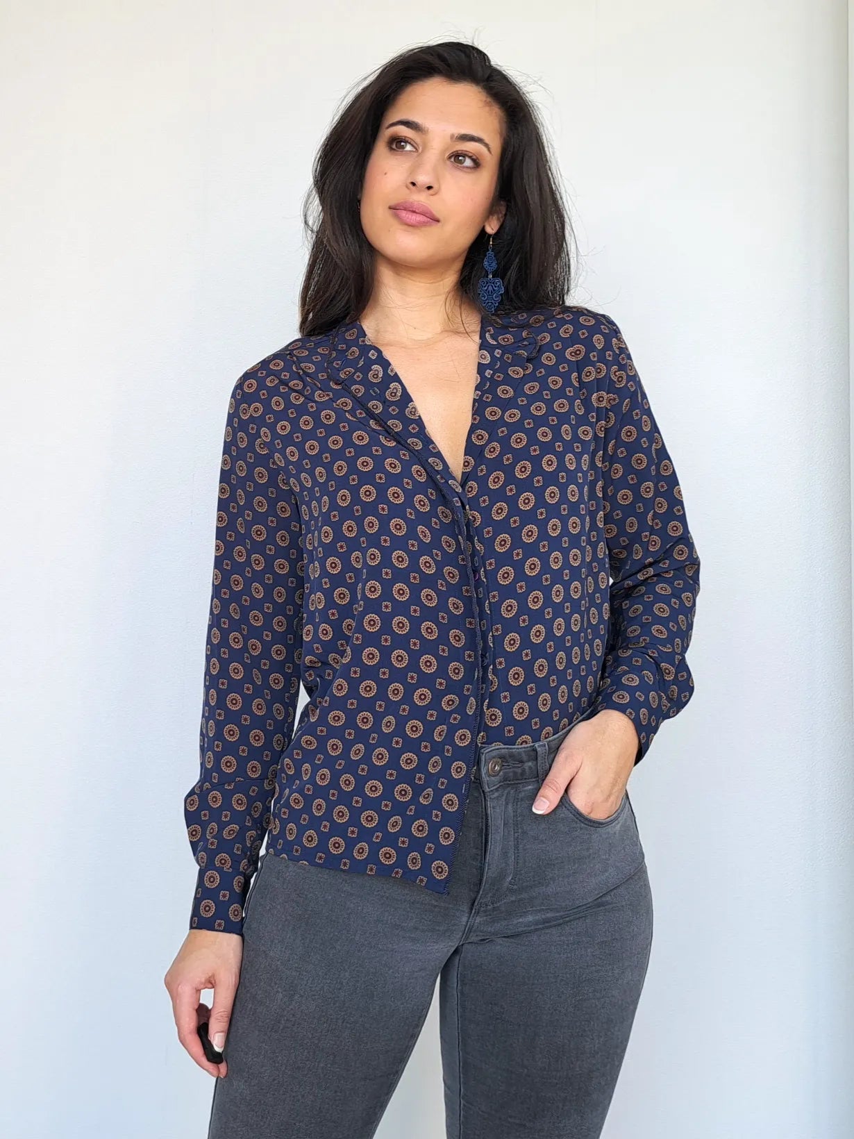 donkerblauwe vintage blouse met print
