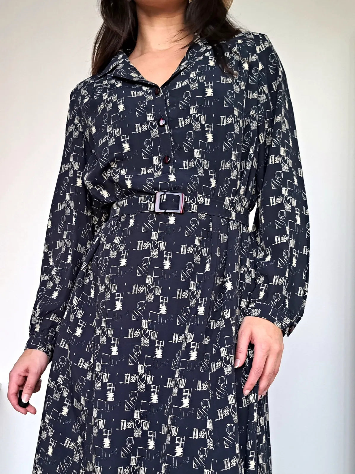 donkerblauwe vintage jurk met print
