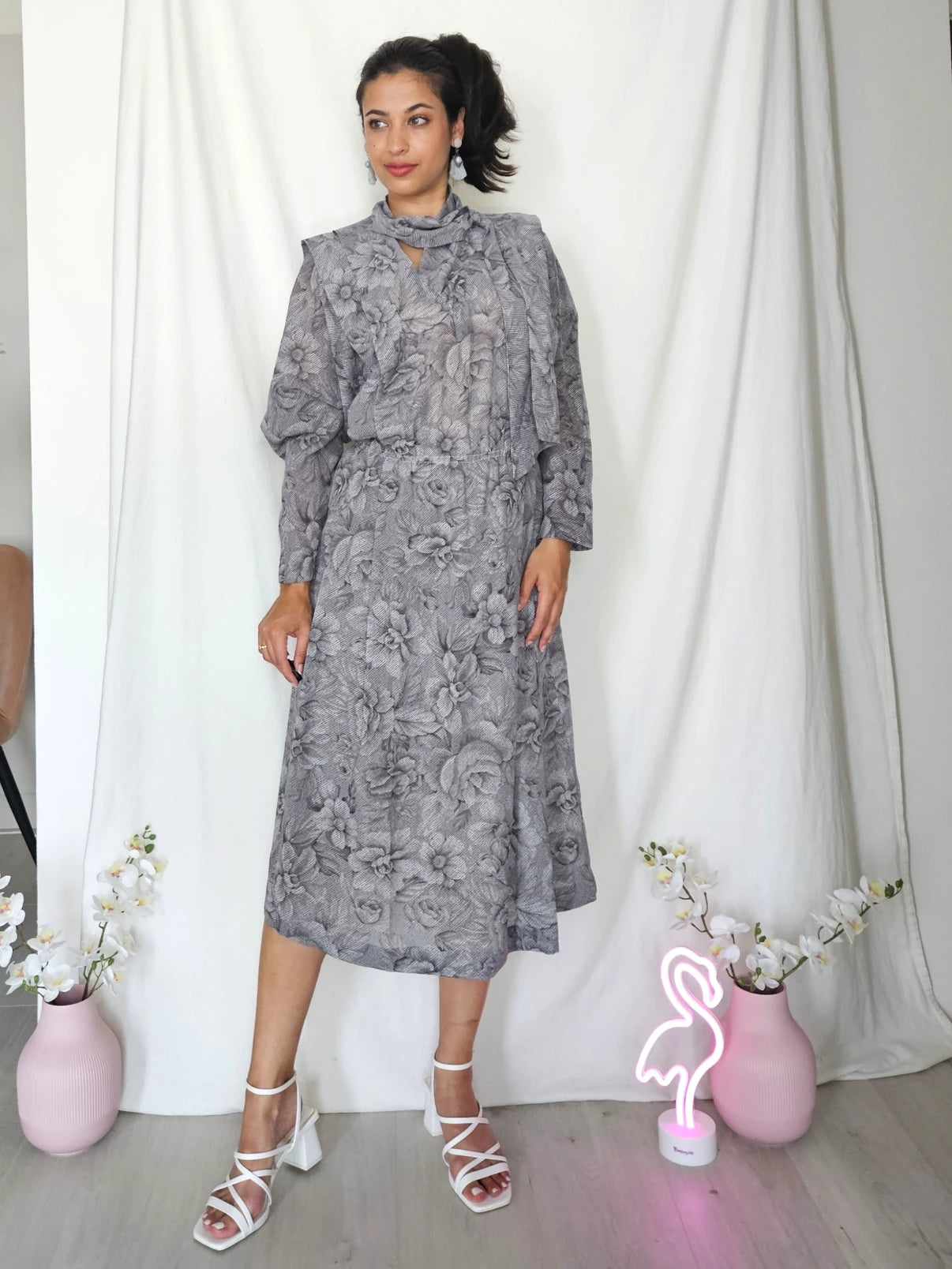 Grijze vintage jurk met bloemenpatroon en pussy bow | XL