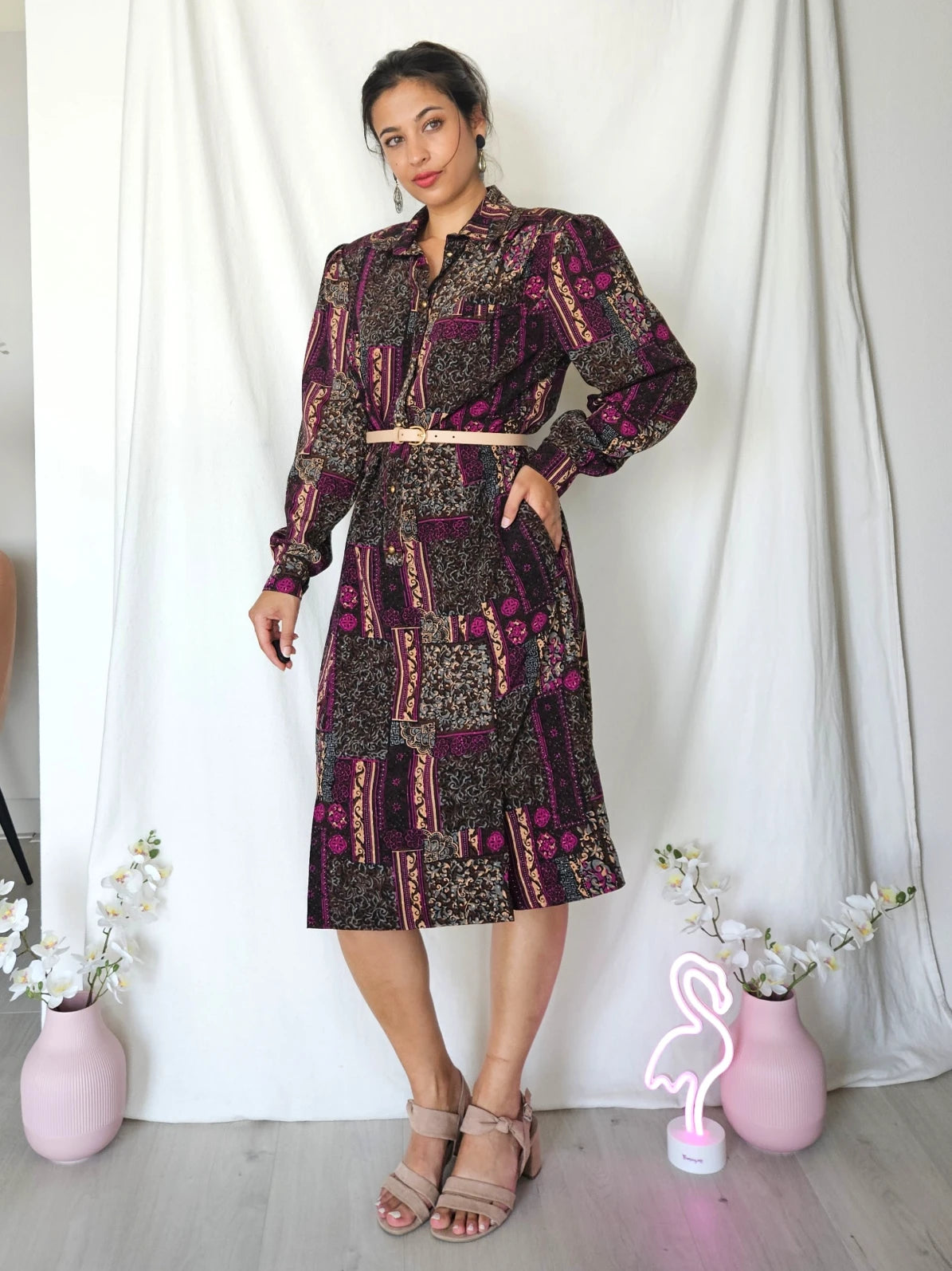 Vintage jurk met rijke patronen en gouden knopen | M/L