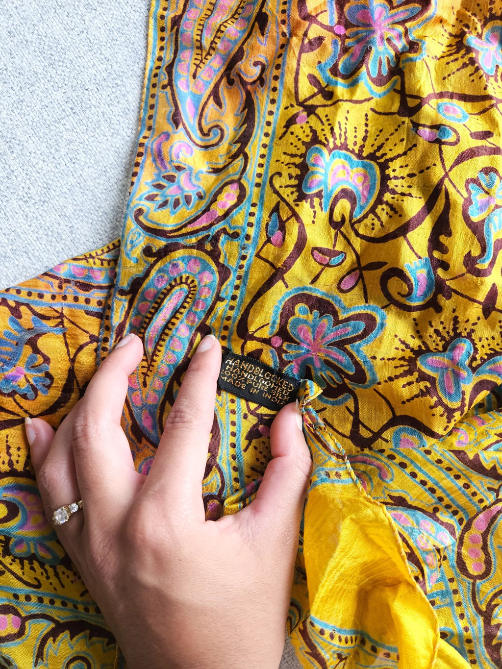 Vintage sjaaltje Indian Flower - zijde