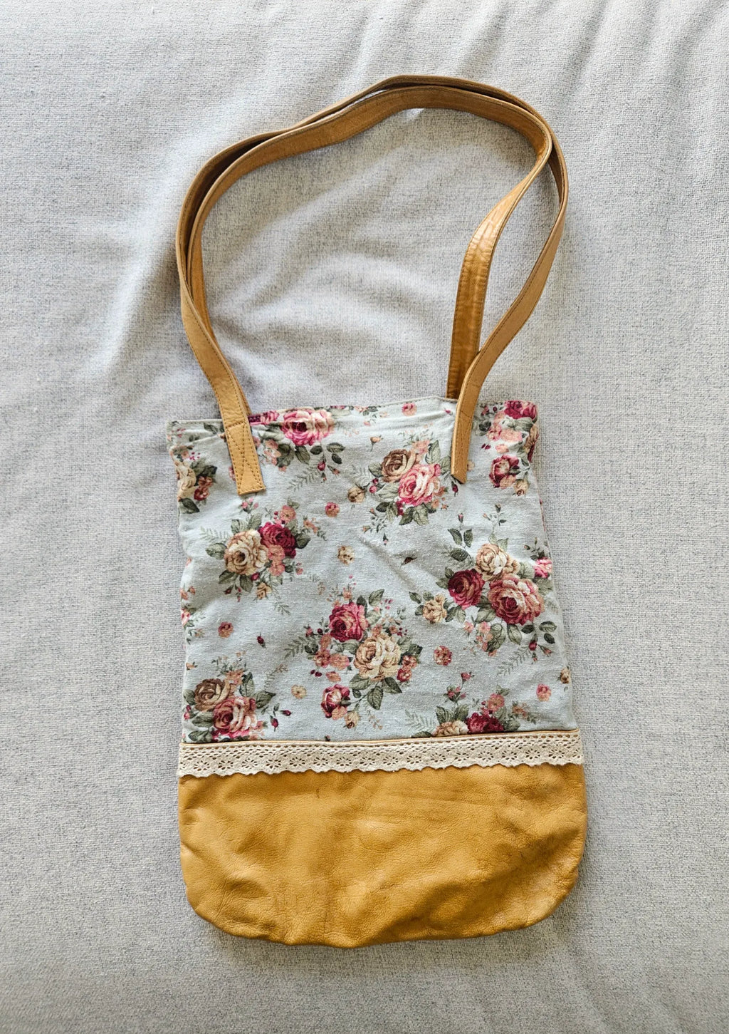 Vintage schoudertas met bloemen