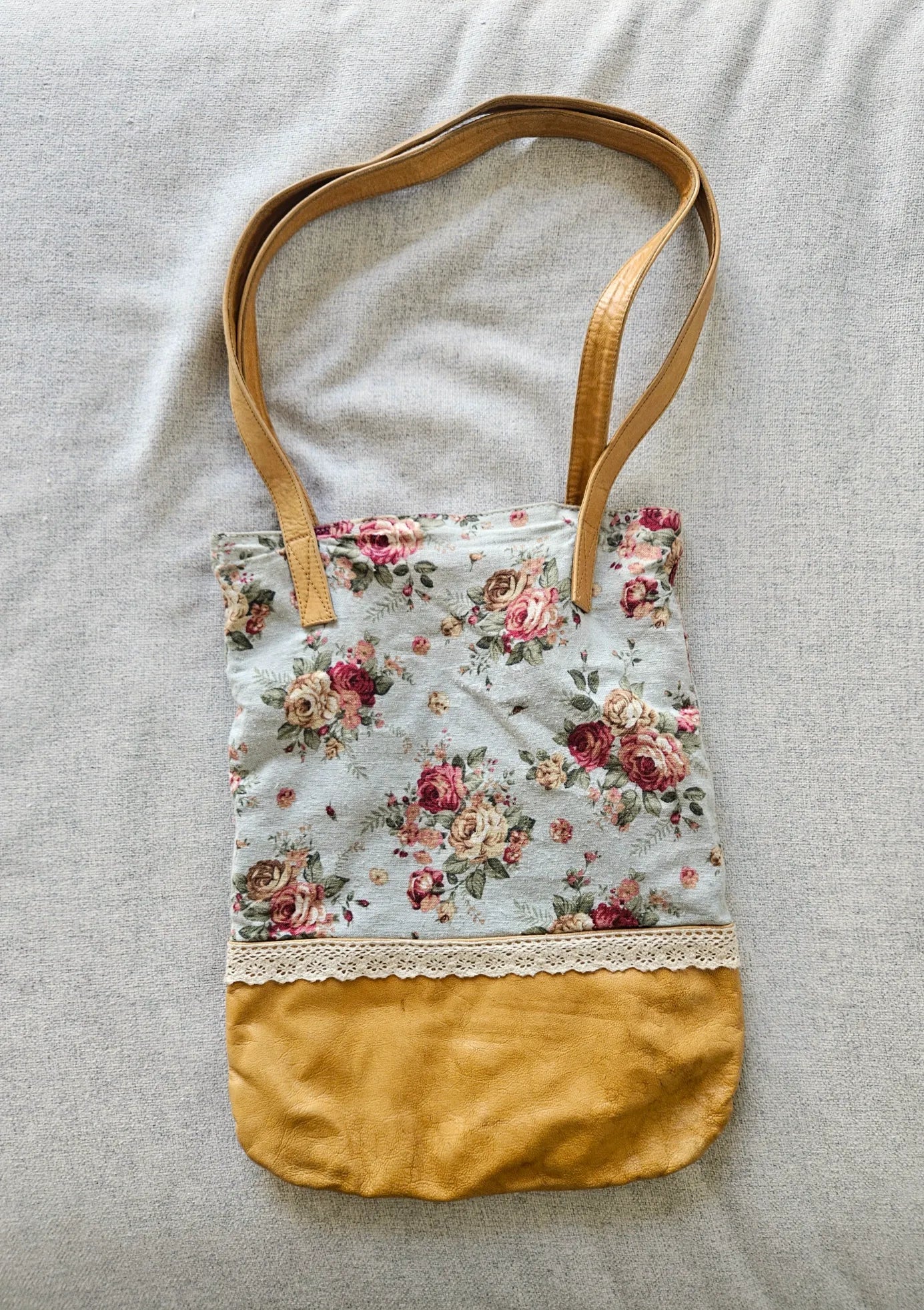 Vintage schoudertas met bloemen