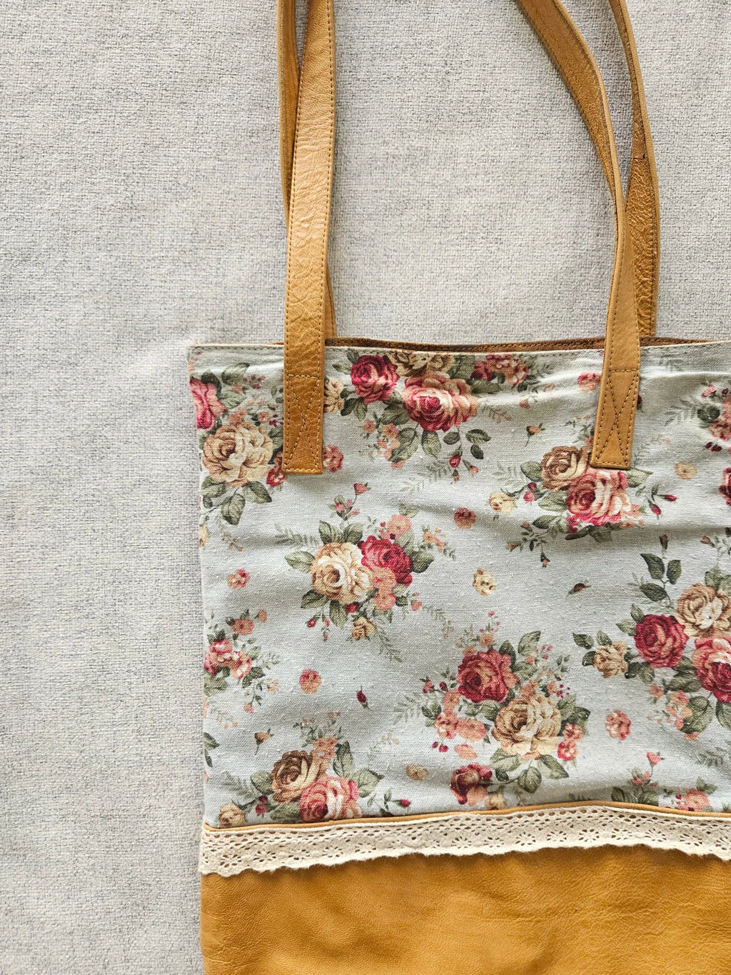 Vintage schoudertas met bloemen