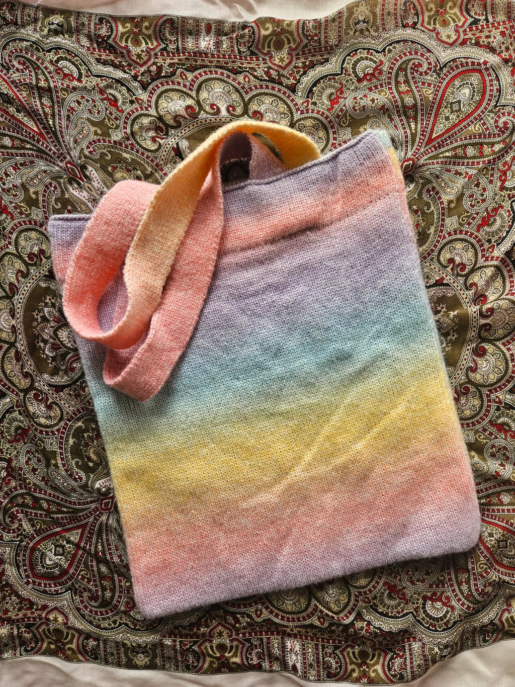 Gebreide vintage tote bag regenboog