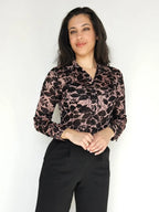 Lichtroze vintage top met zwarte bladeren | XS