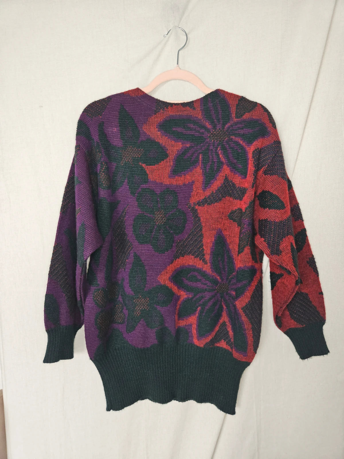 Rood-paarse vintage trui met bloemen | XL