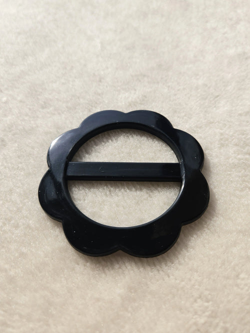 Blouse buckle - black flower