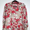 blouse met rode rozen