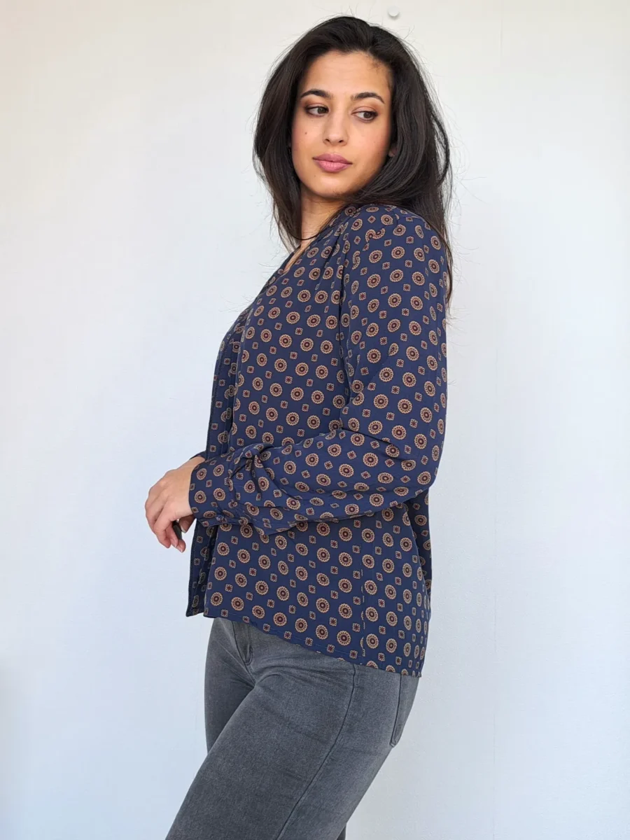 donkerblauwe vintage blouse met print