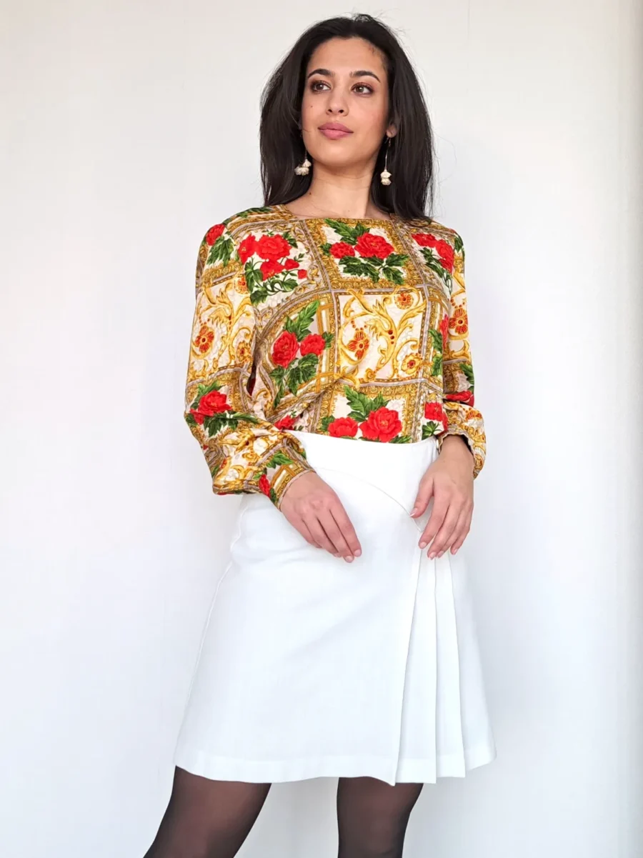 vintage blouse met gouden en rode opdruk