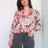 vintage blouse met rode bloemen opdruk