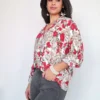 vintage blouse met rode bloemen opdruk