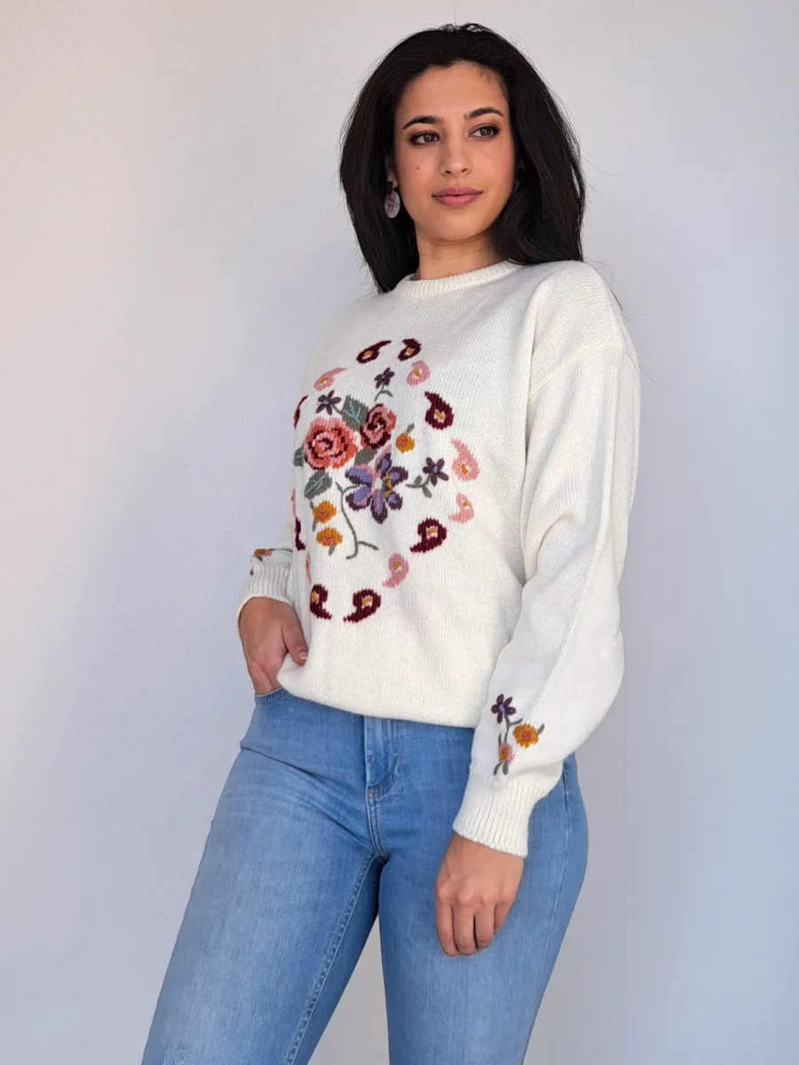 witte gebreide vintage trui met bloemen