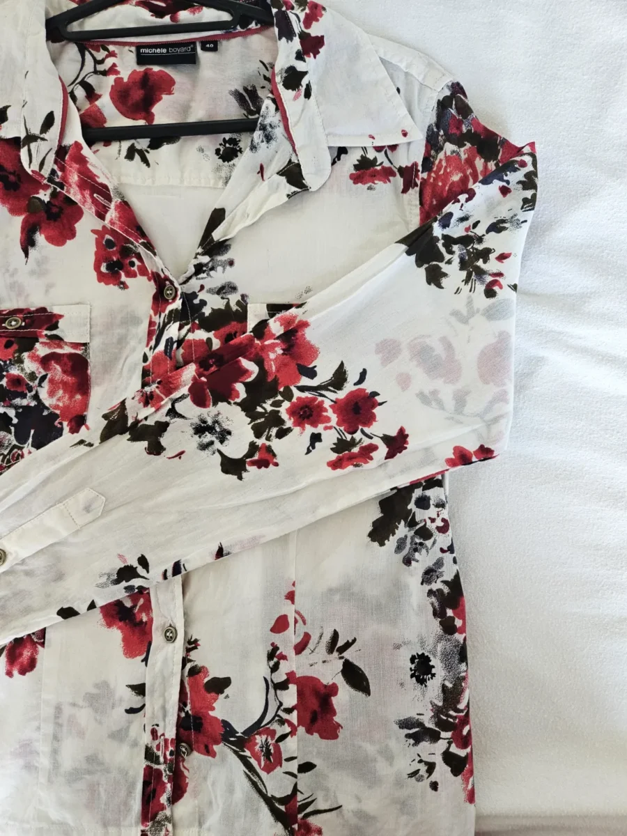 Zachte vintage blouse met rode bloemen| S - Afbeelding 4