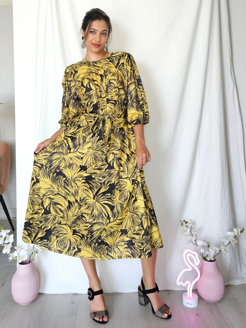 Zwierige gele vintage jurk met zwart patroon | L - Afbeelding 3