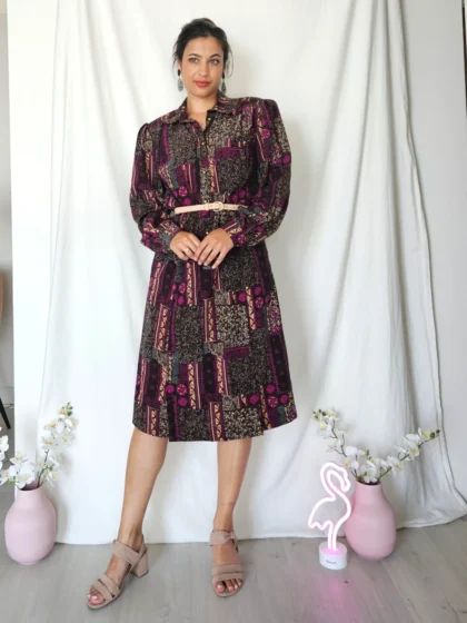 Vintage jurk met rijke patronen en gouden knopen | M/L