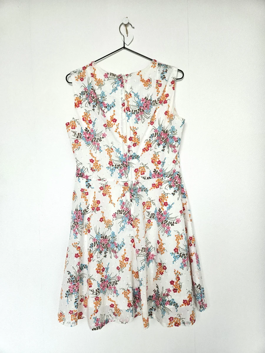 Witte A-lijn vintage jurk met 60s bloemenprint | S - Afbeelding 5